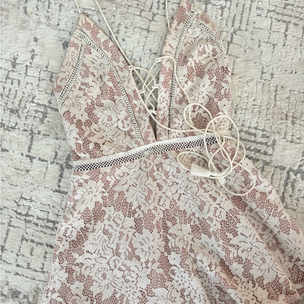 Lace romper XS